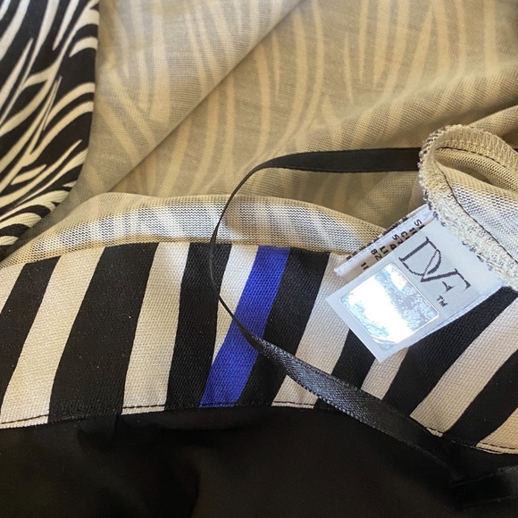 Diane Von Furstenberg DVF Amelia Wrap Dress - Picture 2 of 4